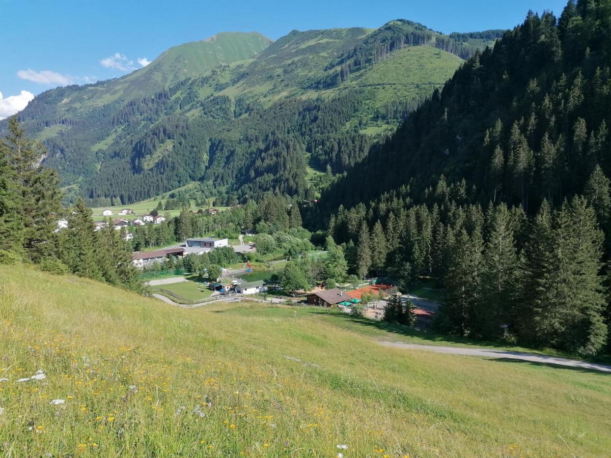 Ferienwohnungen Haus Almrausch mit Brötchenservice Bichlbach Exterior foto