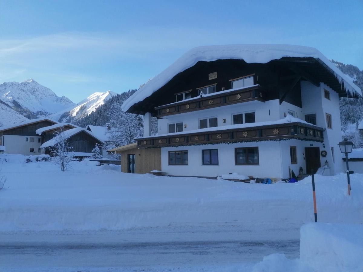 Ferienwohnungen Haus Almrausch mit Brötchenservice Bichlbach Exterior foto